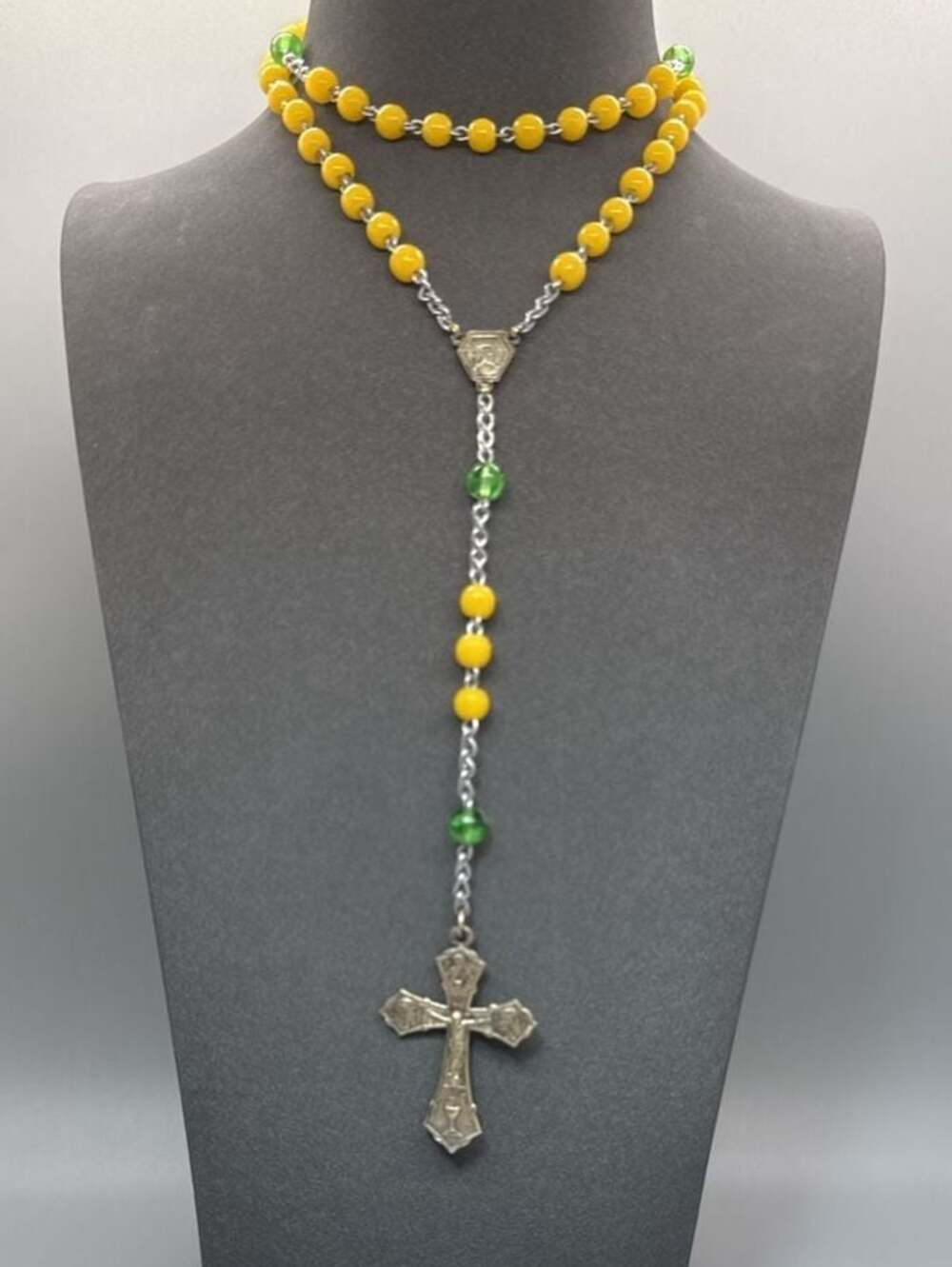 Vtg Italian Rosary Silver Tone Crucifix Yellow & Green Beads Italy Catholic